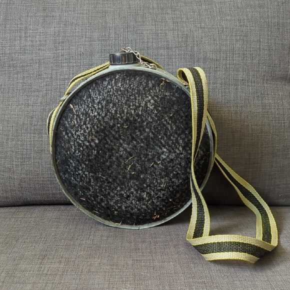 Oasis Other - Vintage Round Canteen with Strap